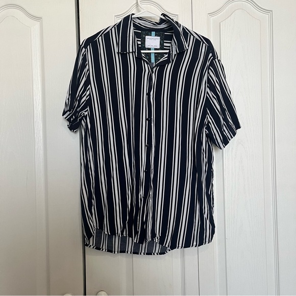 Denim & Flower Other - Denim & Flowers Blue and White Striped Shirt (Box C)
